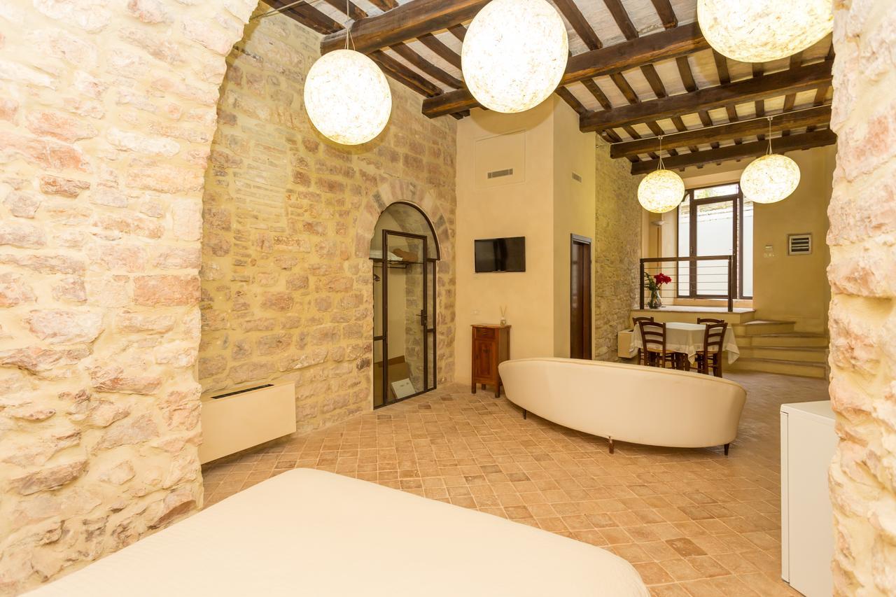 Apartments By La Zuppa Inglese Assisi Bagian luar foto