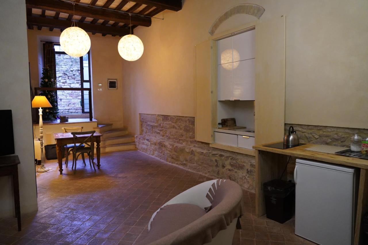 Apartments By La Zuppa Inglese Assisi Bagian luar foto